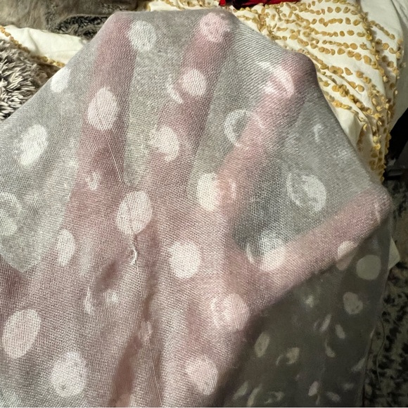 NWOT Target Semi-Sheer Grey Polka Dot Infinity Circle Scarf - Picture 5 of 5